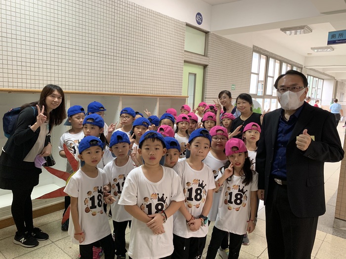 上午校長蒞臨現場幫師生加油圖片